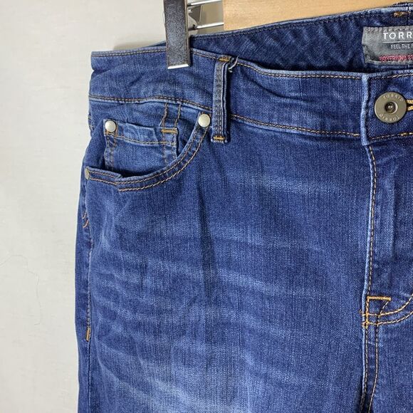 Torrid Boyfriend Straight Blue Darker Wash Mid-Rise Vintage Stretch Jeans Sz 18S - Picture 4 of 14